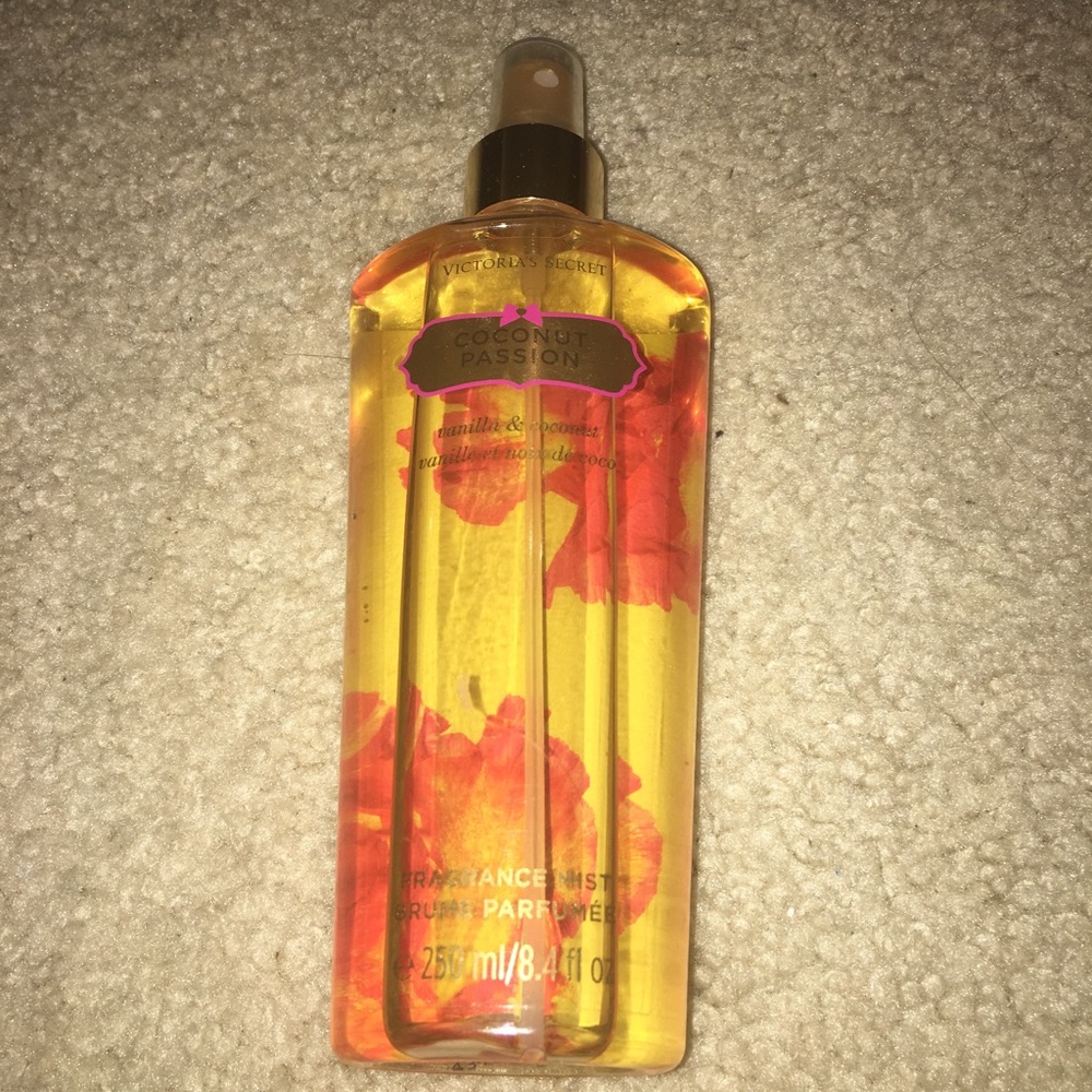 Victoria Secret: Coconut Passion